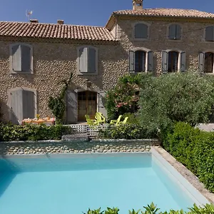 https://villa-clos-du-pere-clement.hotels-rhonealpes.com